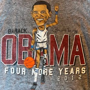 Vintage Worn Obama Basketball graphic T shirt